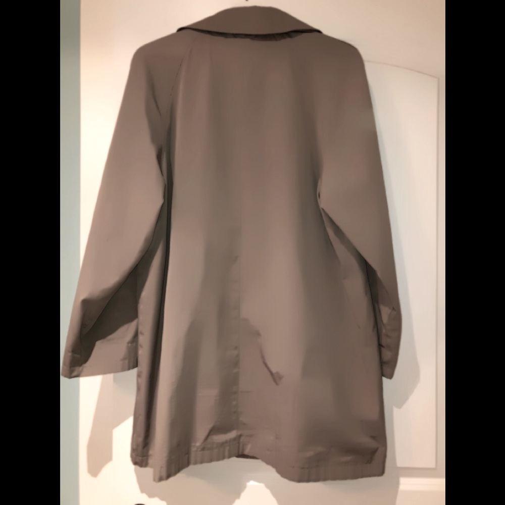 London Fog Raincoat - Picture 2 of 7